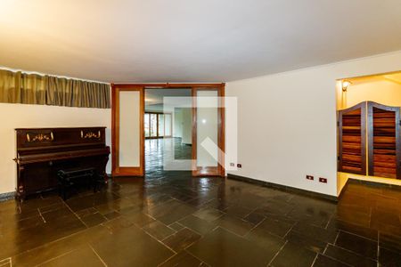 Casa à venda com 500m², 4 quartos e 5 vagasSala 2