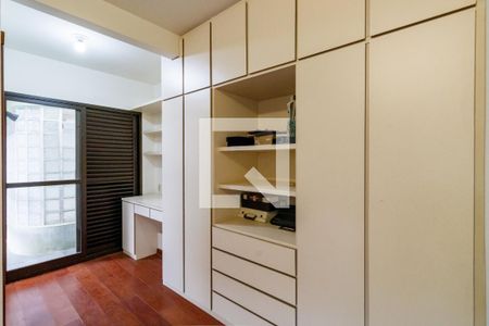 Casa à venda com 500m², 4 quartos e 5 vagasQuarto 4