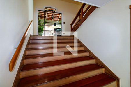 Casa à venda com 500m², 4 quartos e 5 vagasEscada