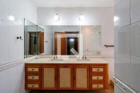 Casa à venda com 500m², 4 quartos e 5 vagasBanheiro