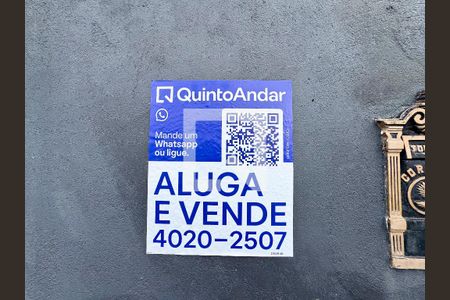 Casa à venda com 300m², 3 quartos e 2 vagasFachada e Placa