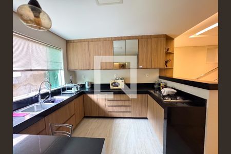 Casa à venda com 300m², 3 quartos e 2 vagasCozinha