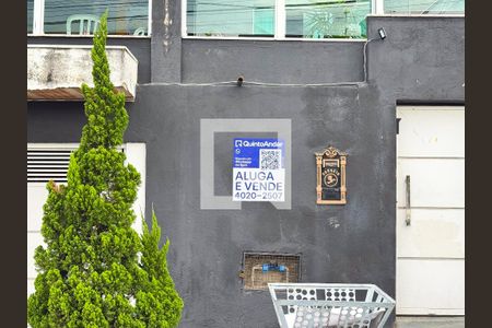 Casa à venda com 300m², 3 quartos e 2 vagasFachada e Placa