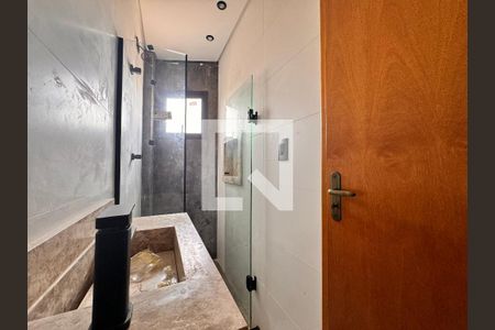 Casa à venda com 130m², 2 quartos e 4 vagas Casa à venda com 130m², 2 quartos e 4 vagasBanheiro da Suíte 1