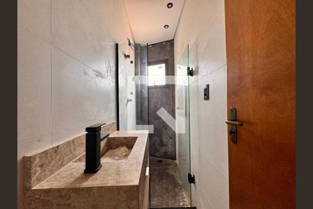 Casa à venda com 130m², 2 quartos e 4 vagas Casa à venda com 130m², 2 quartos e 4 vagasBanheiro da Suíte 1