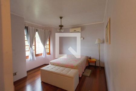 Casa à venda com 275m², 4 quartos e 3 vagasQuarto 3 - Suíte