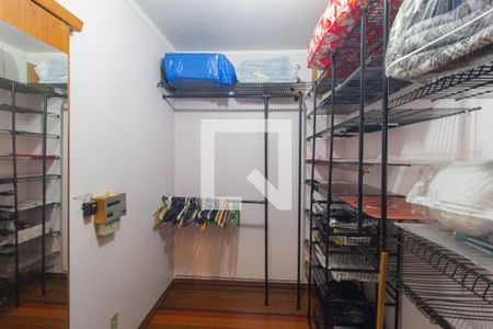 Casa à venda com 275m², 4 quartos e 3 vagasCloset da suíte