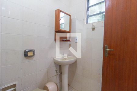 Casa à venda com 275m², 4 quartos e 3 vagasBanheiro de Serviço