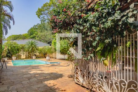 Casa à venda com 594m², 3 quartos e 8 vagasÁrea externa 