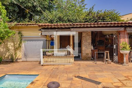 Casa à venda com 594m², 3 quartos e 8 vagasÁrea externa 