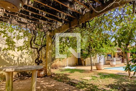 Casa à venda com 594m², 3 quartos e 8 vagasÁrea externa 