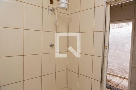 Casa à venda com 180m², 3 quartos e 1 vagaBanheiro 2