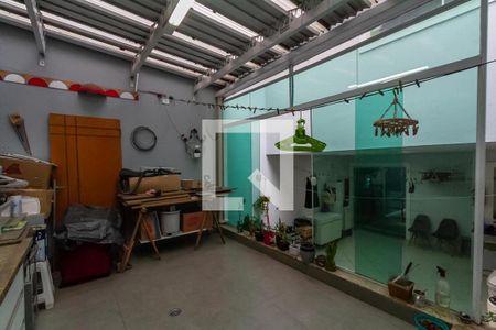 Casa para alugar com 325m², 3 quartos e 6 vagasQuintal