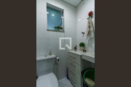 Casa para alugar com 325m², 3 quartos e 6 vagasBanheiro de Serviço