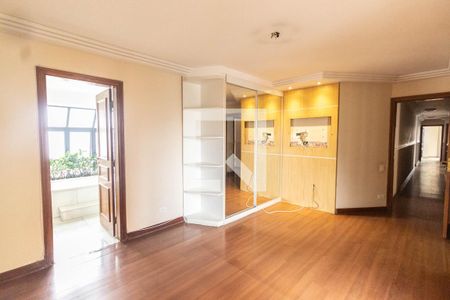 Apartamento à venda com 300m², 4 quartos e 4 vagas Apartamento à venda com 300m², 4 quartos e 4 vagasSuíte 4