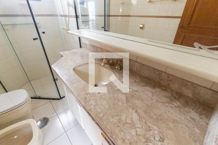 Apartamento à venda com 300m², 4 quartos e 4 vagas Apartamento à venda com 300m², 4 quartos e 4 vagasBanheiro Suíte 3