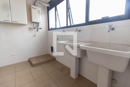Apartamento à venda com 300m², 4 quartos e 4 vagas Apartamento à venda com 300m², 4 quartos e 4 vagasÁrea de serviço