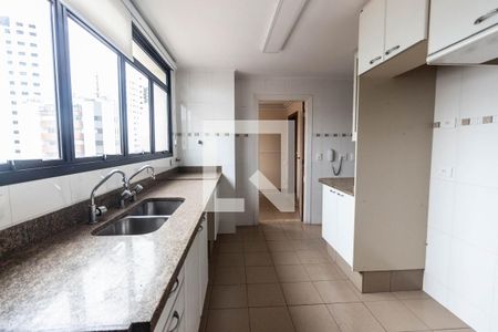 Apartamento à venda com 300m², 4 quartos e 4 vagas Apartamento à venda com 300m², 4 quartos e 4 vagasCozinha