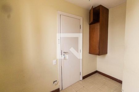 Apartamento à venda com 300m², 4 quartos e 4 vagas Apartamento à venda com 300m², 4 quartos e 4 vagasQuarto de serviço