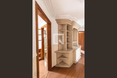 Apartamento à venda com 300m², 4 quartos e 4 vagas Apartamento à venda com 300m², 4 quartos e 4 vagasCorredor