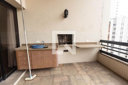 Apartamento à venda com 300m², 4 quartos e 4 vagas Apartamento à venda com 300m², 4 quartos e 4 vagasVaranda gourmet