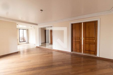 Apartamento à venda com 300m², 4 quartos e 4 vagas Apartamento à venda com 300m², 4 quartos e 4 vagasSala