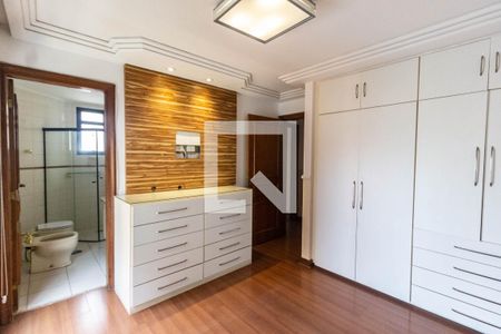 Apartamento à venda com 300m², 4 quartos e 4 vagas Apartamento à venda com 300m², 4 quartos e 4 vagasSuíte 3