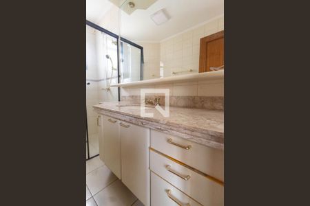 Apartamento à venda com 300m², 4 quartos e 4 vagas Apartamento à venda com 300m², 4 quartos e 4 vagasBanheiro Suíte 3