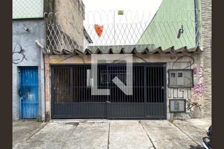 Casa à venda com 183m², 2 quartos e 1 vaga Casa à venda com 183m², 2 quartos e 1 vagaFachada