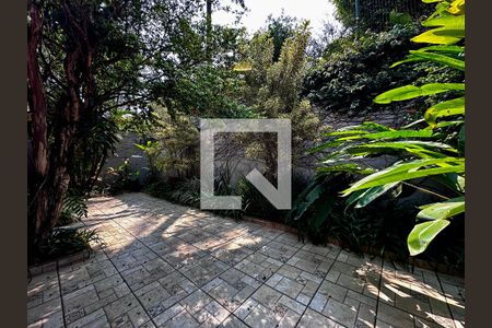 Casa à venda com 246m², 3 quartos e 3 vagas Casa à venda com 246m², 3 quartos e 3 vagasVaranda Sala