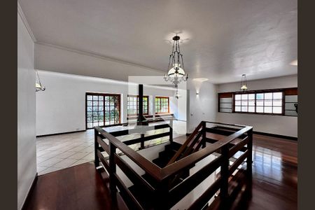 Casa à venda com 246m², 3 quartos e 3 vagas Casa à venda com 246m², 3 quartos e 3 vagasSala,.