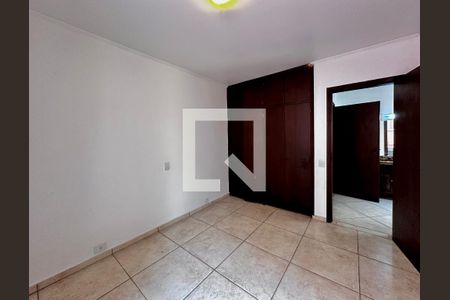 Casa à venda com 246m², 3 quartos e 3 vagas Casa à venda com 246m², 3 quartos e 3 vagasQuarto 2