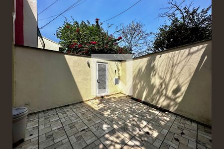 Casa à venda com 246m², 3 quartos e 3 vagas Casa à venda com 246m², 3 quartos e 3 vagasQuintal de Serviço