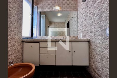 Casa à venda com 246m², 3 quartos e 3 vagas Casa à venda com 246m², 3 quartos e 3 vagasBanheiro Suíte