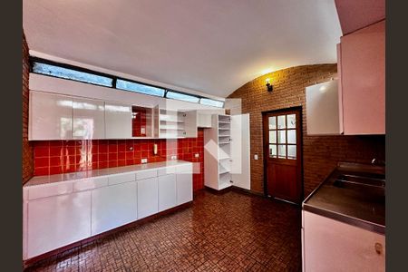 Casa à venda com 246m², 3 quartos e 3 vagas Casa à venda com 246m², 3 quartos e 3 vagasCozinha