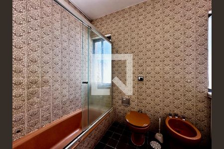 Casa à venda com 246m², 3 quartos e 3 vagas Casa à venda com 246m², 3 quartos e 3 vagasBanheiro Suíte