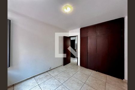 Casa à venda com 246m², 3 quartos e 3 vagas Casa à venda com 246m², 3 quartos e 3 vagasQuarto 2