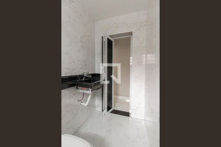 Casa à venda com 250m², 5 quartos e 3 vagas Casa à venda com 250m², 5 quartos e 3 vagasBanheiro casa 3