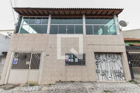 Casa à venda com 250m², 5 quartos e 3 vagas Casa à venda com 250m², 5 quartos e 3 vagasFachada