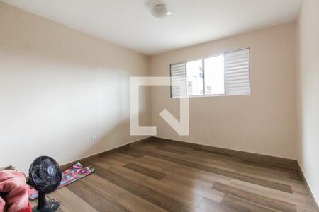 Casa à venda com 250m², 5 quartos e 3 vagas Casa à venda com 250m², 5 quartos e 3 vagasQuarto 2 casa 2