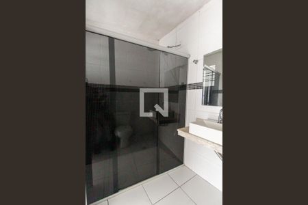 Casa à venda com 250m², 5 quartos e 3 vagas Casa à venda com 250m², 5 quartos e 3 vagasBanheiro Casa 2