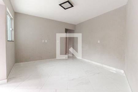 Casa à venda com 250m², 5 quartos e 3 vagas Casa à venda com 250m², 5 quartos e 3 vagasSala casa 3