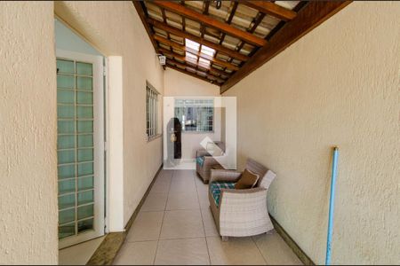 Casa à venda com 400m², 3 quartos e 6 vagasQuintal