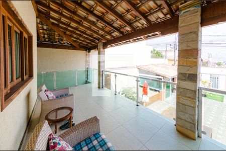 Casa à venda com 400m², 3 quartos e 6 vagasQuintal