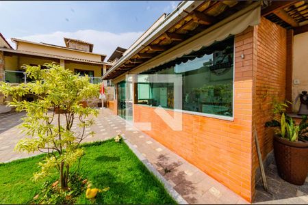 Casa à venda com 400m², 3 quartos e 6 vagasÁrea externa