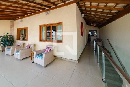 Casa à venda com 400m², 3 quartos e 6 vagasQuintal