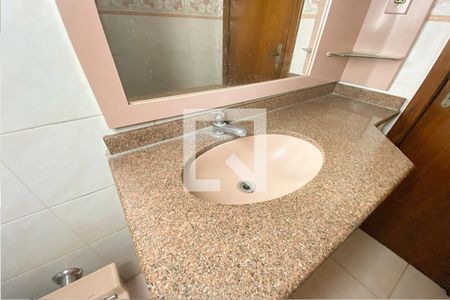 Apartamento para alugar com 60m², 2 quartos e sem vagaBanheiro