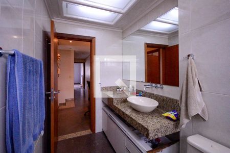 Casa à venda com 190m², 5 quartos e 1 vagaBanheiro Social 