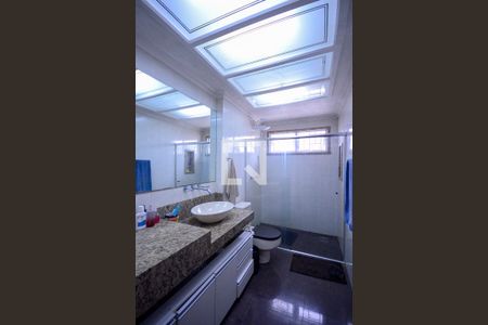 Casa à venda com 190m², 5 quartos e 1 vagaBanheiro Social 