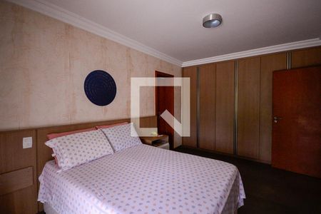 Casa à venda com 190m², 5 quartos e 1 vagaQuarto 3 - Suite 